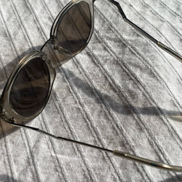 Blue mirrored, clear-framed sunnies - Picture 4 of 9